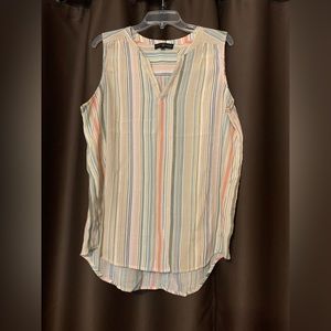 Women’s summer shirt sleeveless